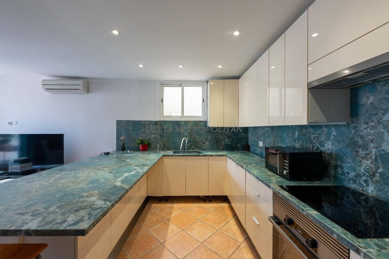 7 bedroom Villa for sale in Golf del Sur with pool garage - € 1,800,000 (Ref: 9195049)