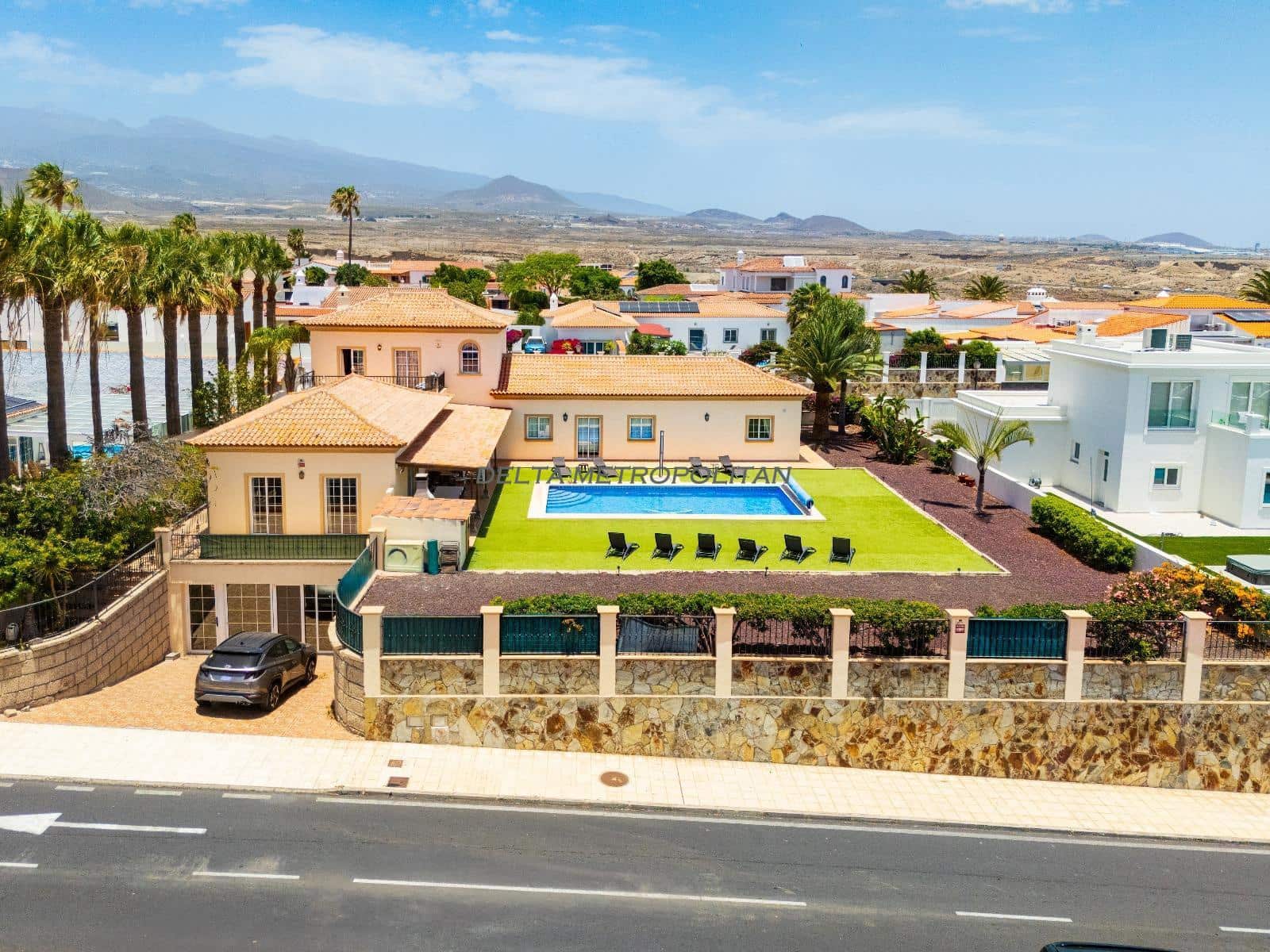 7 bedroom Villa for sale in Golf del Sur with pool garage - € 1,800,000 (Ref: 9195049)