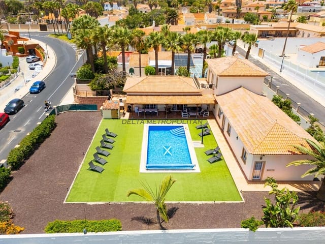 Chalet de 7 habitaciones en Golf del Sur, San Miguel de Abona en venta con piscina garaje - 1.800.000 € (Ref: 9195049)