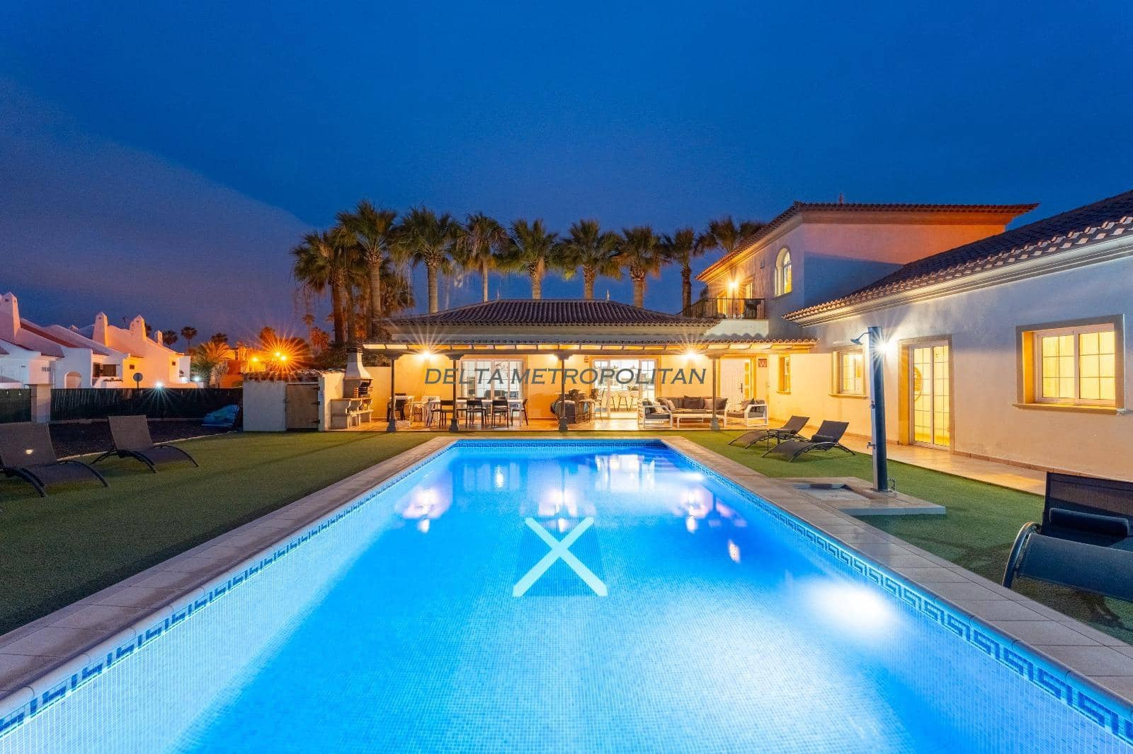 7 soverom Villa til salgs i Golf del Sur med svømmebasseng garasje - € 1 800 000 (Ref: 9195049)