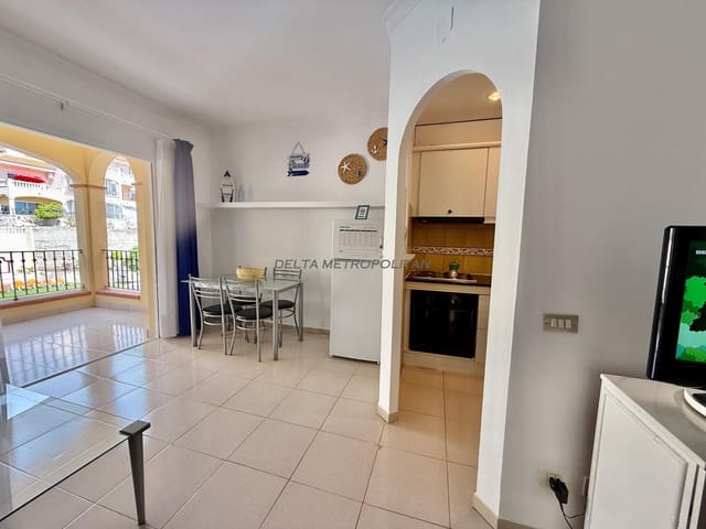 1 makuuhuone Huoneisto vuokrattavana paikassa San Miguel de Abona mukana uima-altaan - 1 200 € (Ref: 9202354)