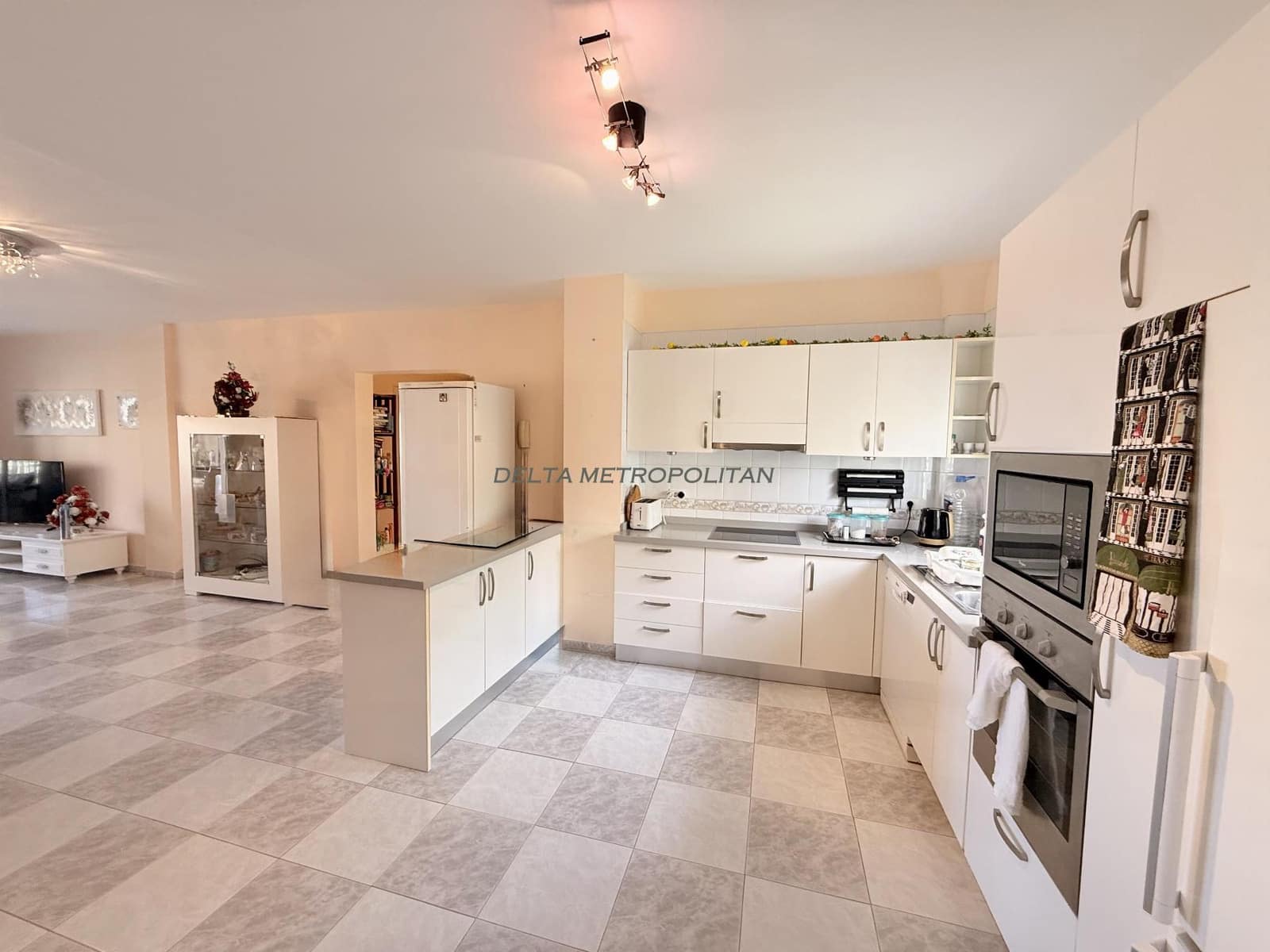 2 bedroom Apartment for sale in Golf del Sur with pool - € 325,000 (Ref: 9293869)