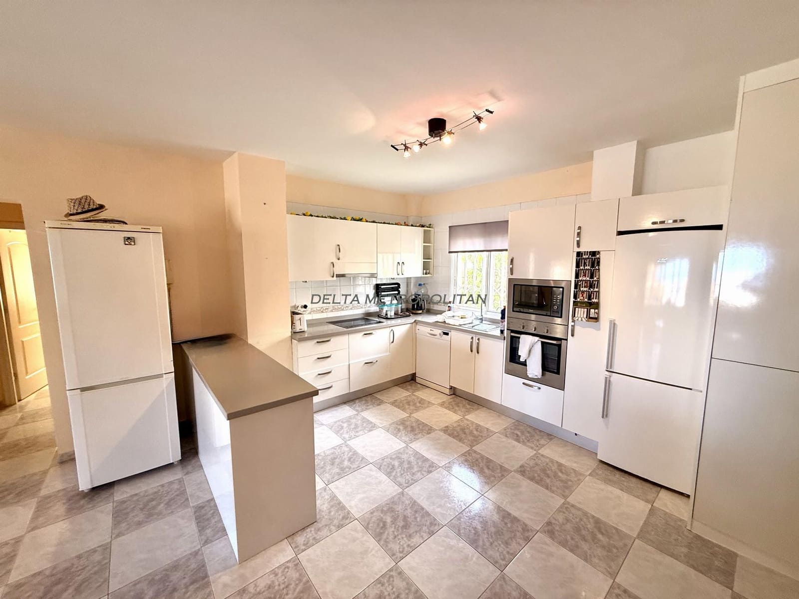 2 bedroom Apartment for sale in Golf del Sur with pool - € 325,000 (Ref: 9293869)