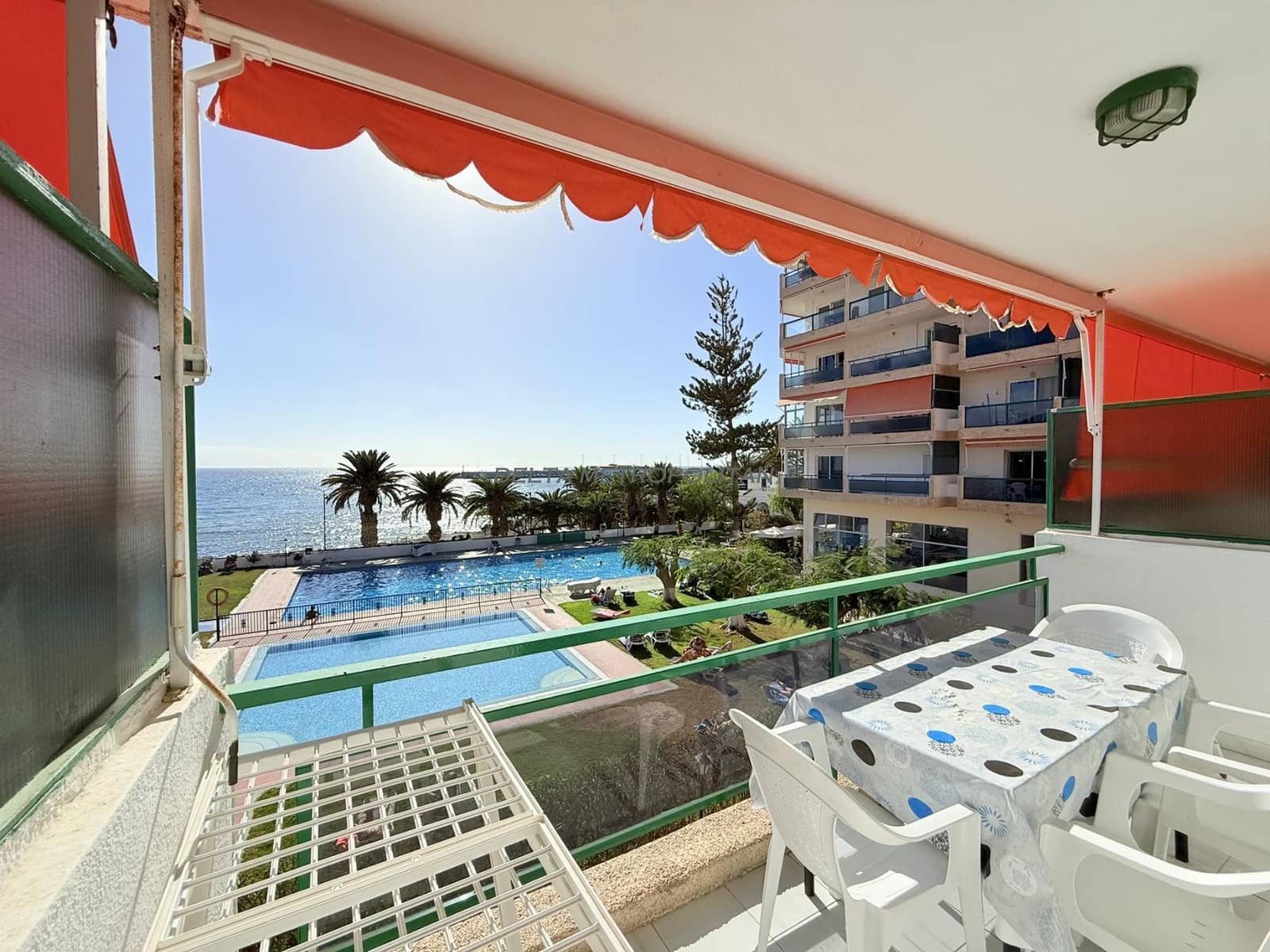 Apartamento de 1 habitación en Los Cristianos en venta con piscina - 360.000 € (Ref: 9298955)