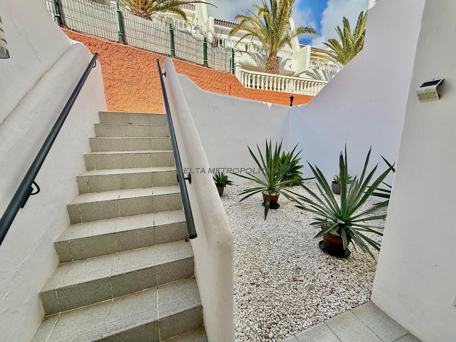 2 bedroom Apartment for sale in Golf del Sur with pool - € 289,000 (Ref: 9386691)