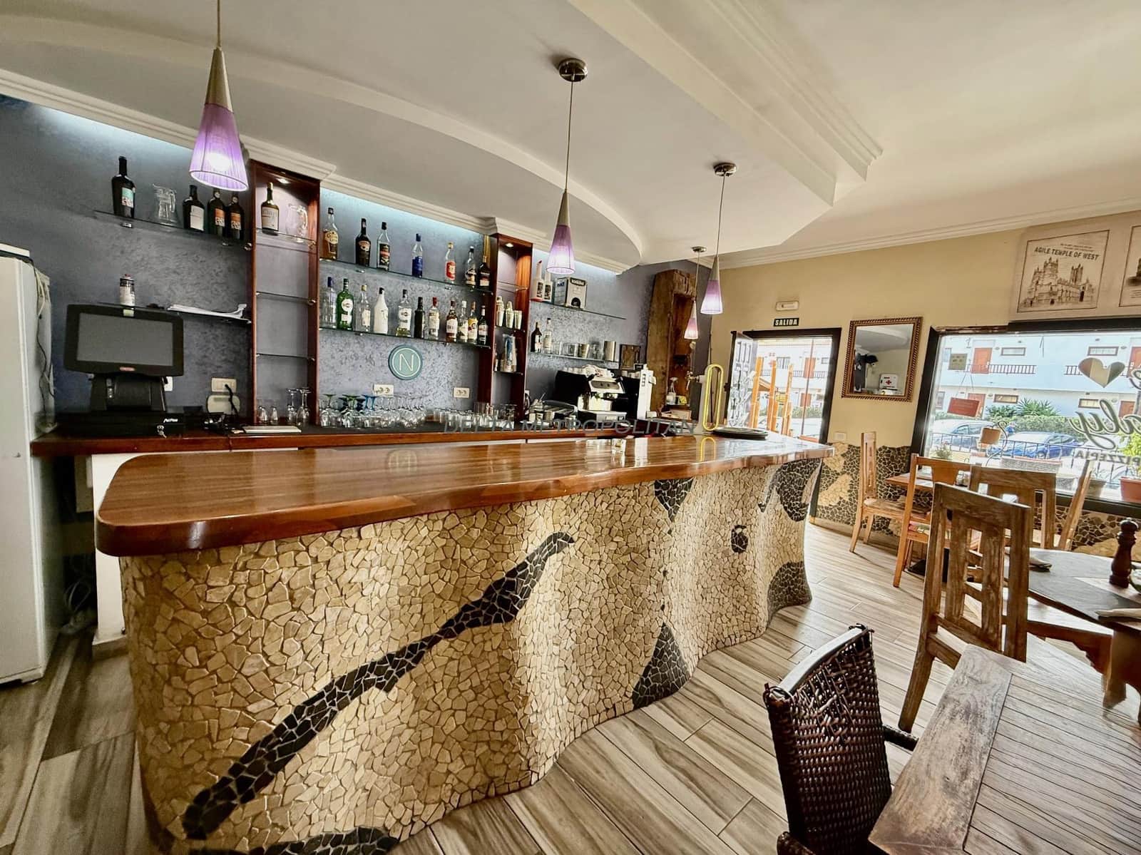 3 bedroom Commercial for sale in Golf del Sur - € 50,000 (Ref: 9412594)