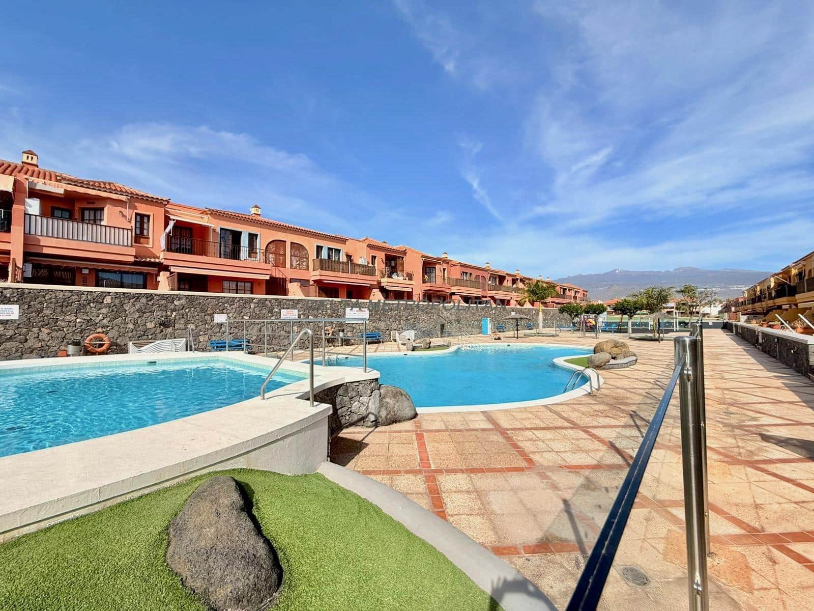 2 quarto Apartamento para arrendar em Costa del Silencio com piscina garagem - 1 300 € (Ref: 9418805)