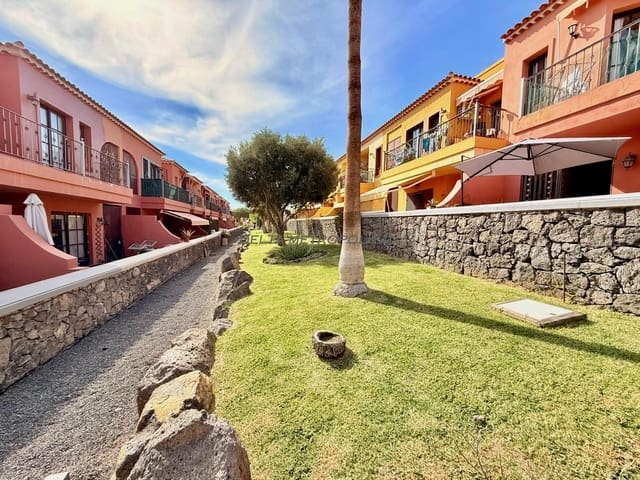 2 makuuhuone Huoneisto vuokrattavana paikassa Costa del Silencio, Arona mukana uima-altaan 
autotalli - 1 300 € (Ref: 9418805)