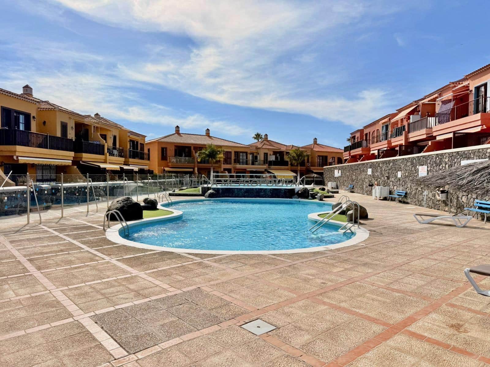 2 quarto Apartamento para arrendar em Costa del Silencio com piscina garagem - 1 300 € (Ref: 9418805)