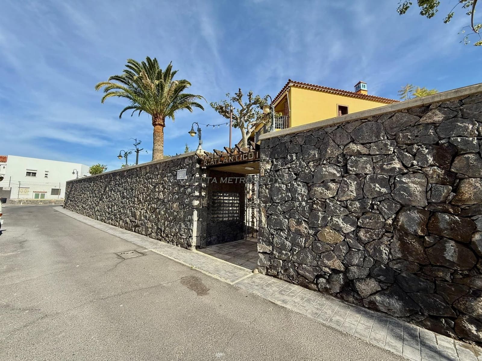 2 quarto Apartamento para arrendar em Costa del Silencio com piscina garagem - 1 300 € (Ref: 9418805)