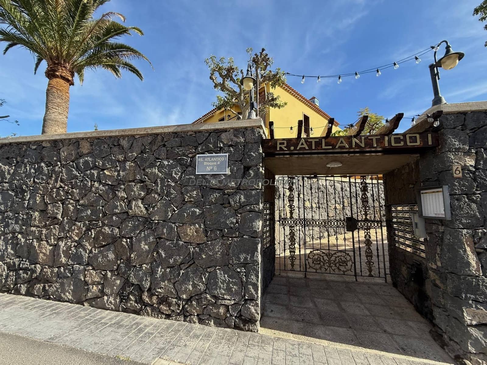 2 quarto Apartamento para arrendar em Costa del Silencio com piscina garagem - 1 300 € (Ref: 9418805)