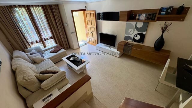 3 soveværelse Villa til salg i Llano del Camello, San Miguel de Abona med swimmingpool garage - € 357.000 (Ref: 9447416)