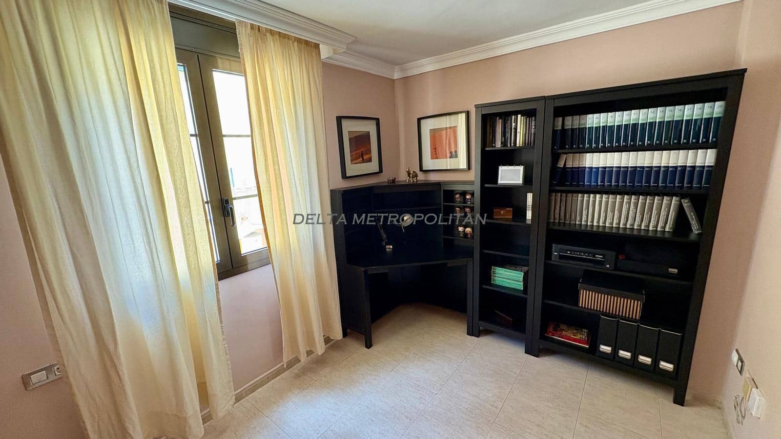 3 makuuhuone Huvila myytävänä paikassa Llano del Camello mukana uima-altaan 
autotalli - 357 000 € (Ref: 9447416)