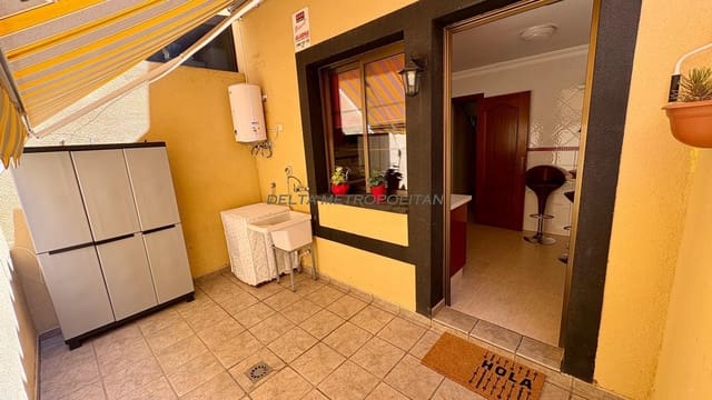 3 soveværelse Villa til salg i Llano del Camello, San Miguel de Abona med swimmingpool garage - € 357.000 (Ref: 9447416)