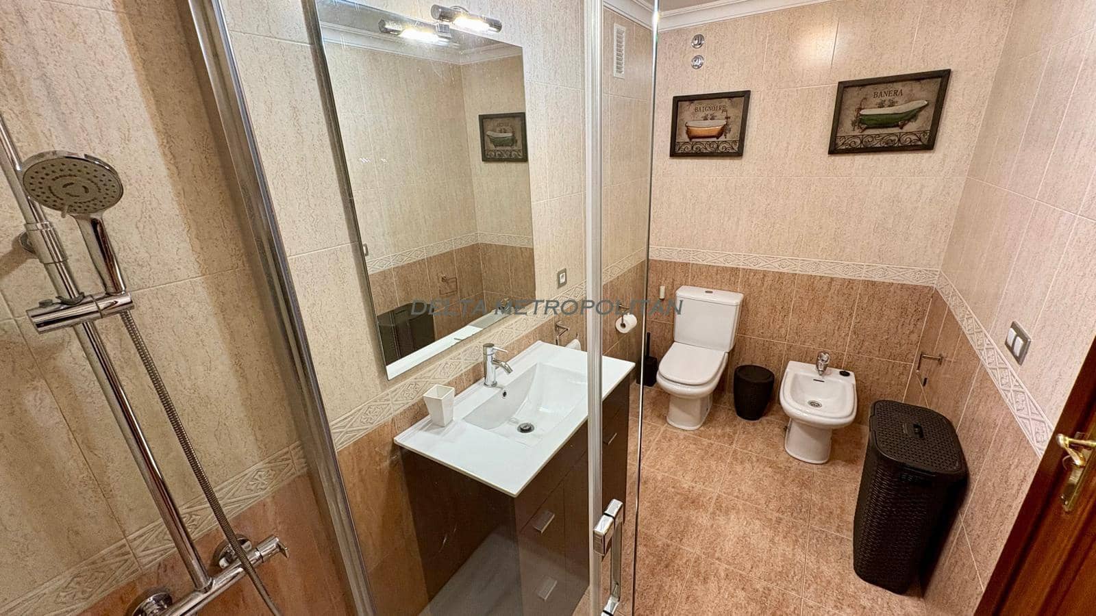 3 makuuhuone Huvila myytävänä paikassa Llano del Camello mukana uima-altaan 
autotalli - 357 000 € (Ref: 9447416)