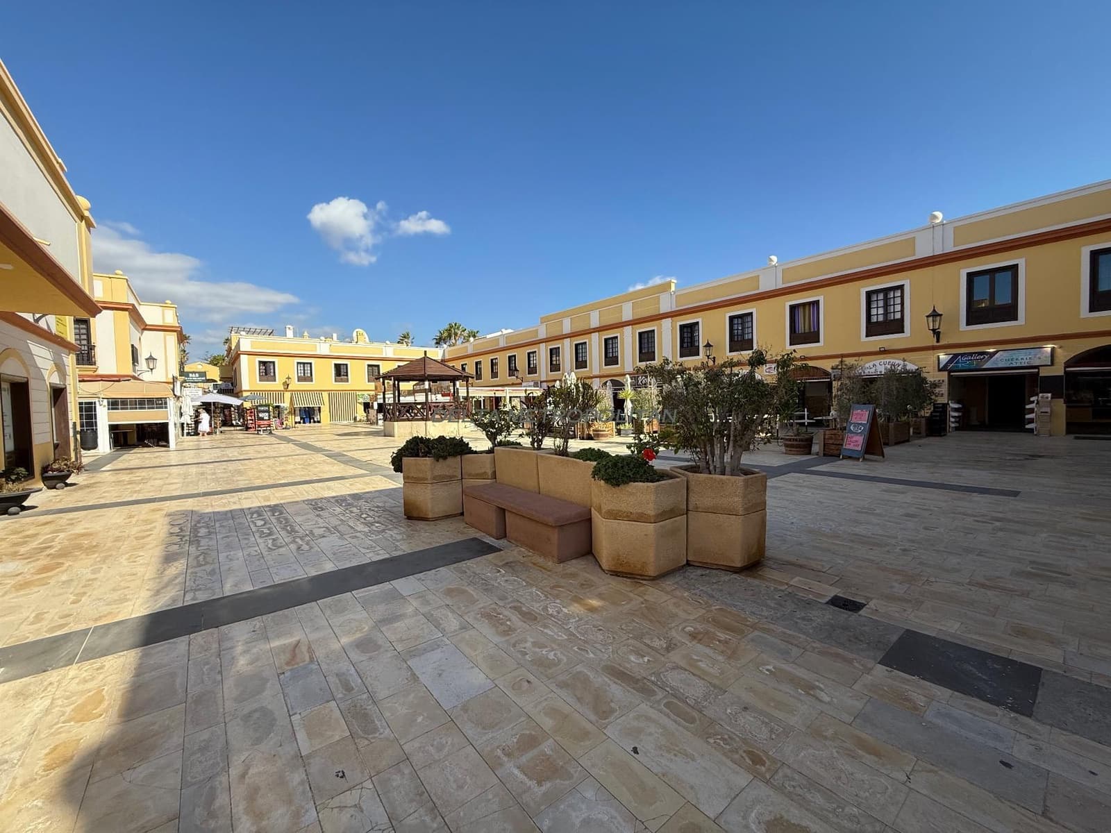 Local Comercial de 2 habitaciones en Golf del Sur en venta - 29.900 € (Ref: 9592182)