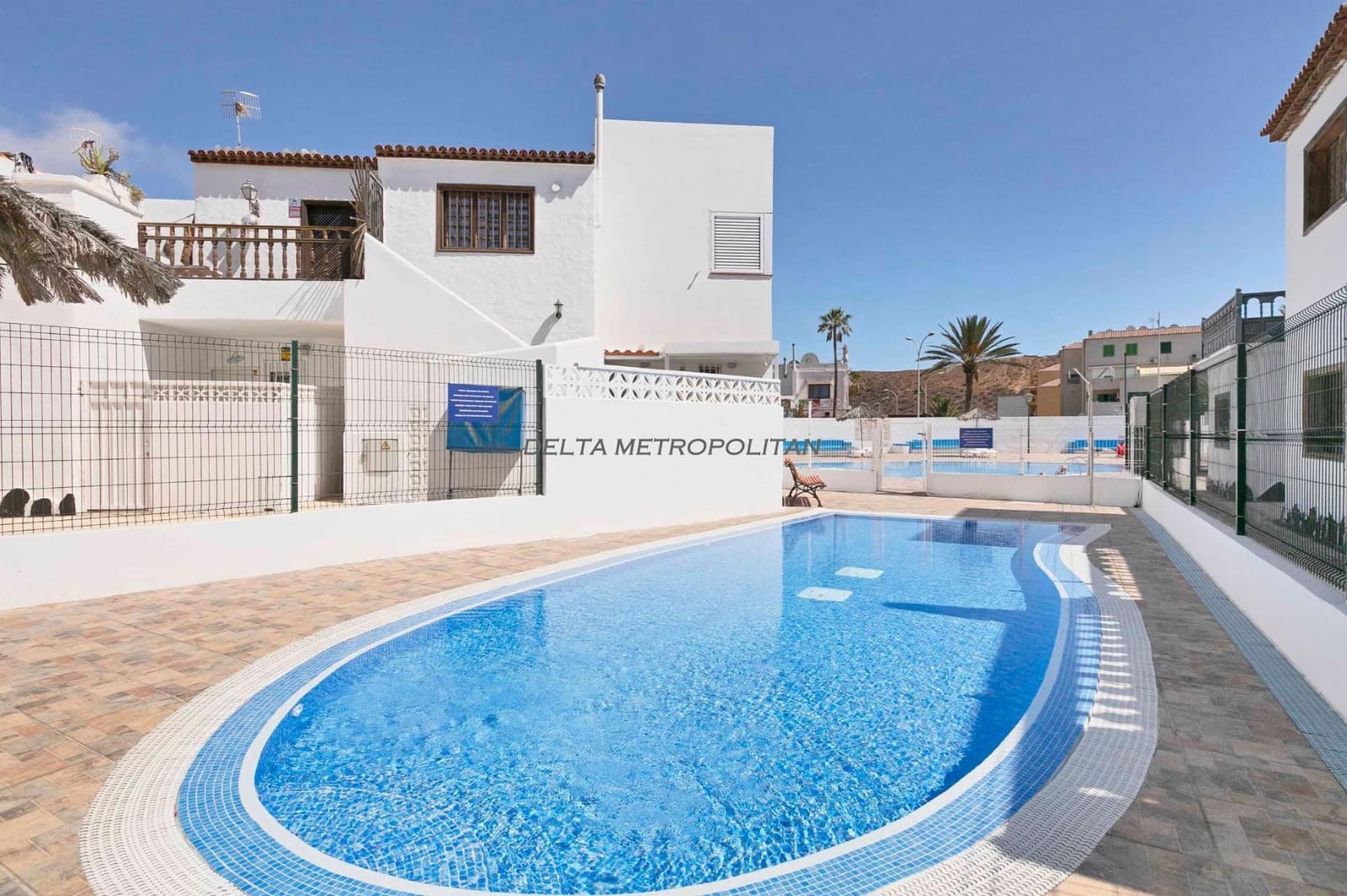 Adosado de 3 habitaciones en Costa del Silencio en venta con piscina - 299.000 € (Ref: 9674557)