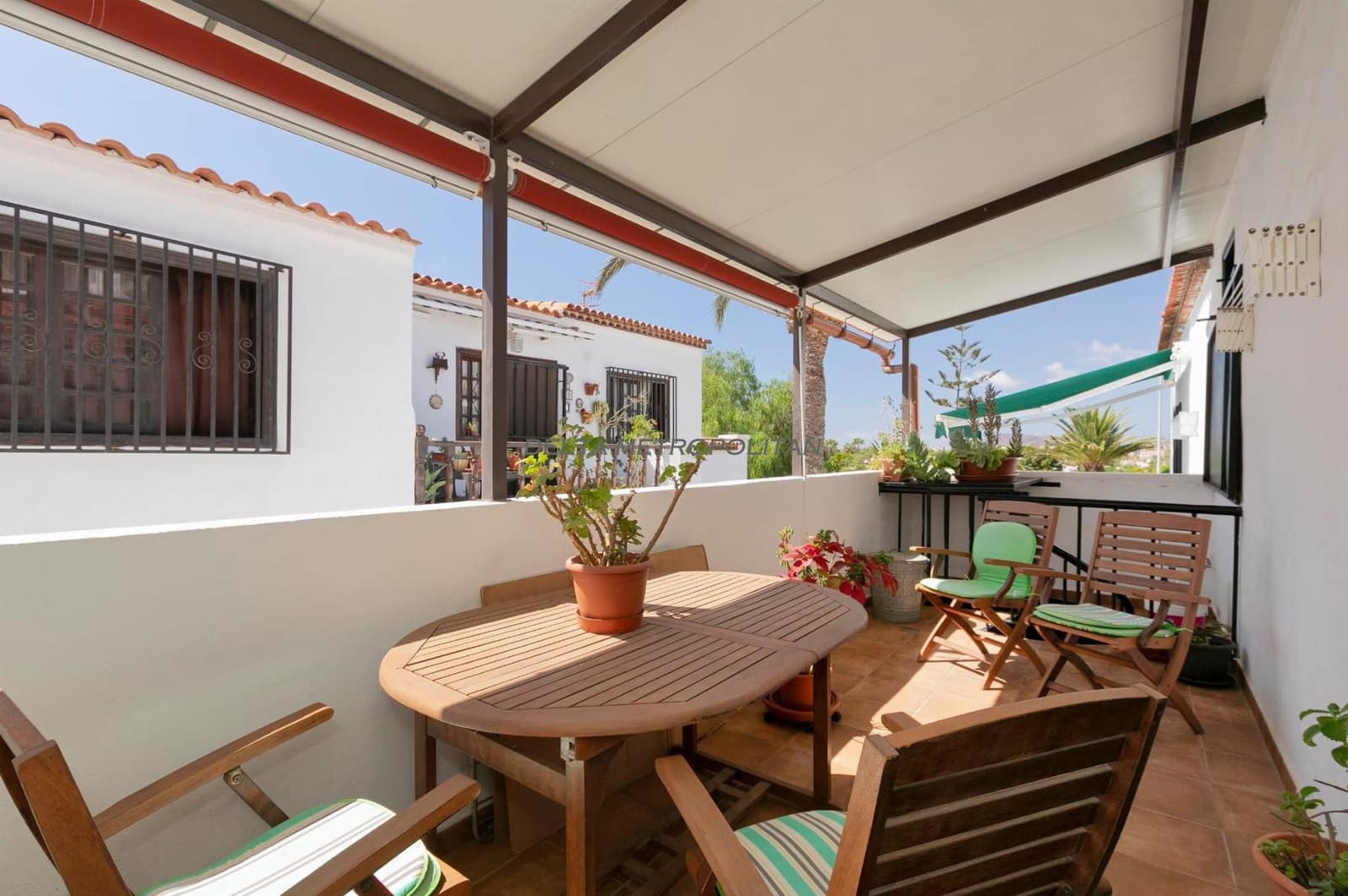 Adosado de 3 habitaciones en Costa del Silencio en venta con piscina - 299.000 € (Ref: 9674557)