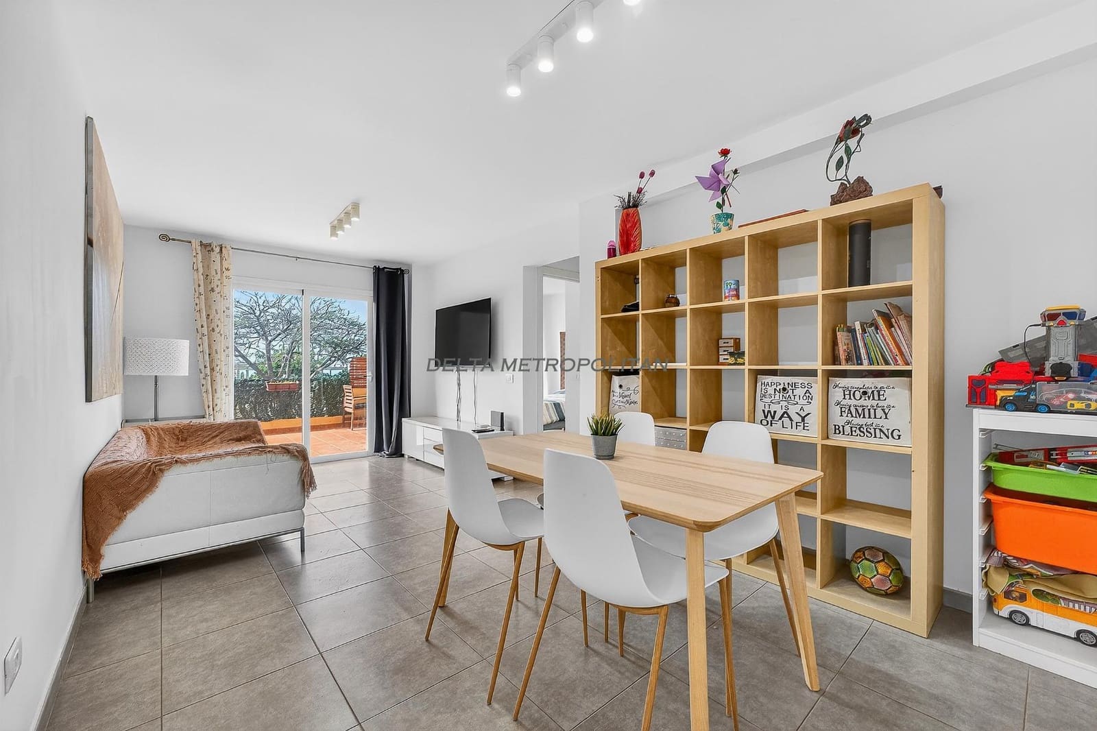 2 makuuhuone Huoneisto myytävänä paikassa Parque de la Reina mukana uima-altaan 
autotalli - 259 000 € (Ref: 9819540)