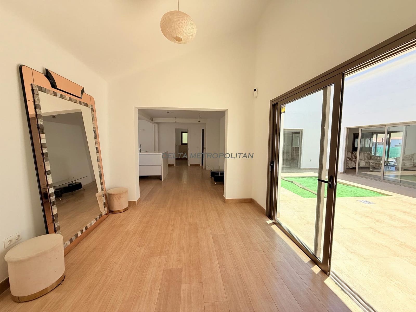 4 bedroom Villa for sale in Golf del Sur with garage - € 1,200,000 (Ref: 9827996)