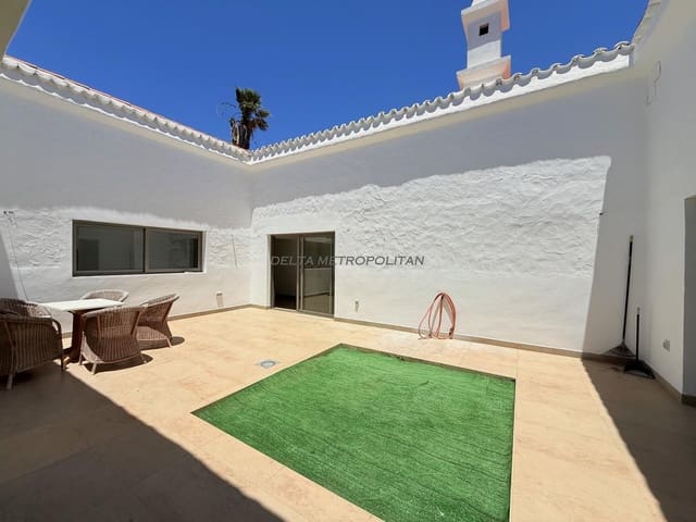 4 soveværelse Villa til salg i Golf del Sur, San Miguel de Abona med garage - € 1.200.000 (Ref: 9827996)