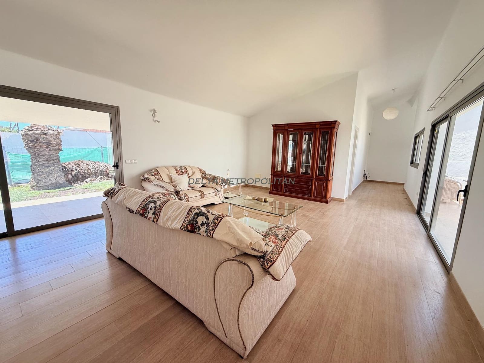 4 bedroom Villa for sale in Golf del Sur with garage - € 1,200,000 (Ref: 9827996)