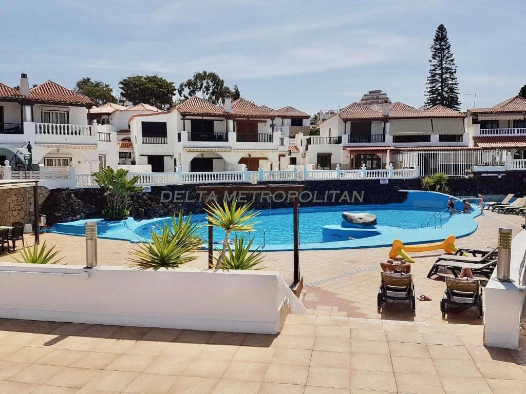 Studio for sale in Playa de las Americas with pool - € 264,999 (Ref: 9838621)
