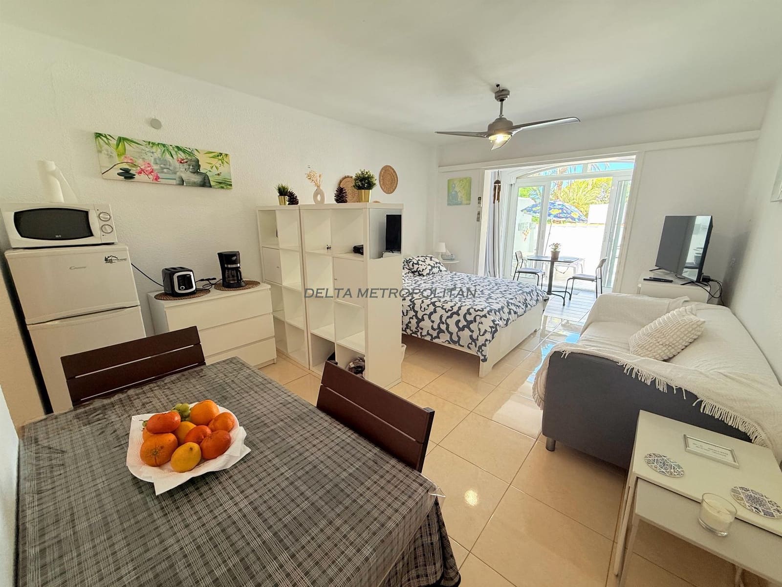Studio for sale in Playa de las Americas with pool - € 264,999 (Ref: 9838621)