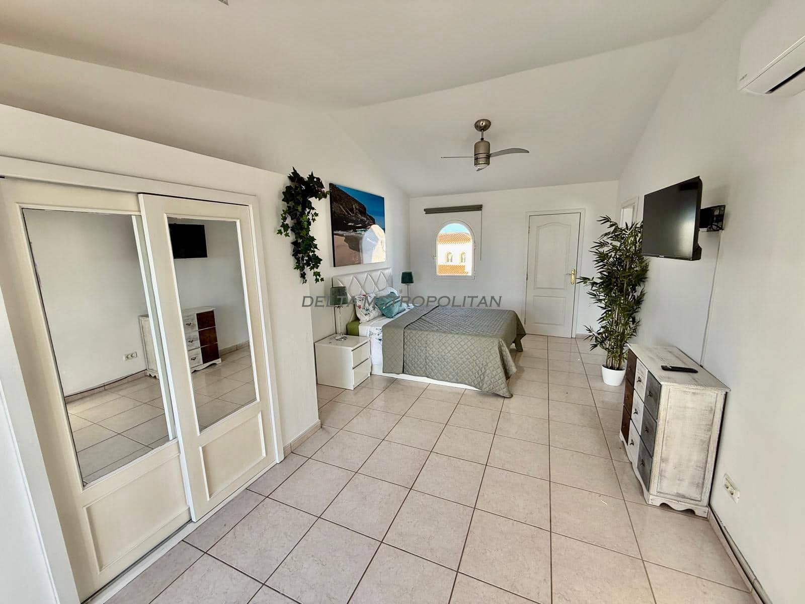 2 bedroom Apartment for sale in Golf del Sur with pool - € 350,000 (Ref: 9844537)