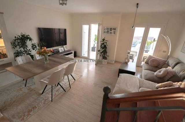 4 chambre Maison de Ville à vendre à Chayofa, Arona avec garage - 660 000 € (Ref: 9848276)