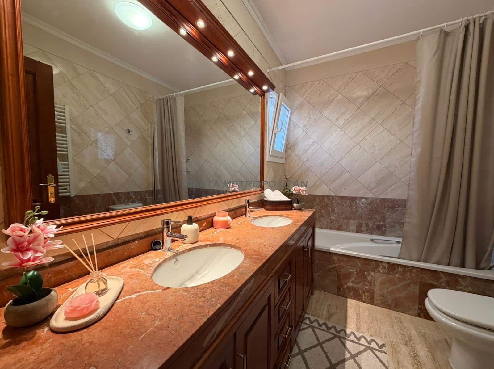 4 chambre Maison de Ville à vendre à Chayofa avec garage - 660 000 € (Ref: 9848276)