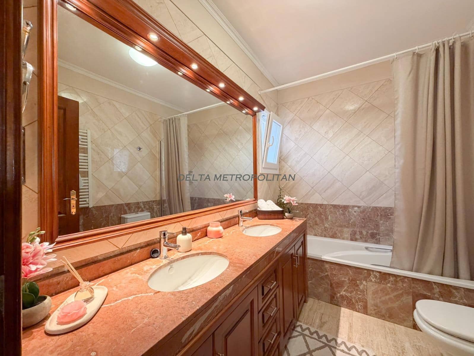 4 chambre Maison de Ville à vendre à Chayofa avec garage - 660 000 € (Ref: 9848276)