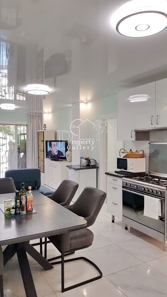 2 soverom Leilighet til salgs i Torviscas med svømmebasseng garasje - € 445 000 (Ref: 10074867)