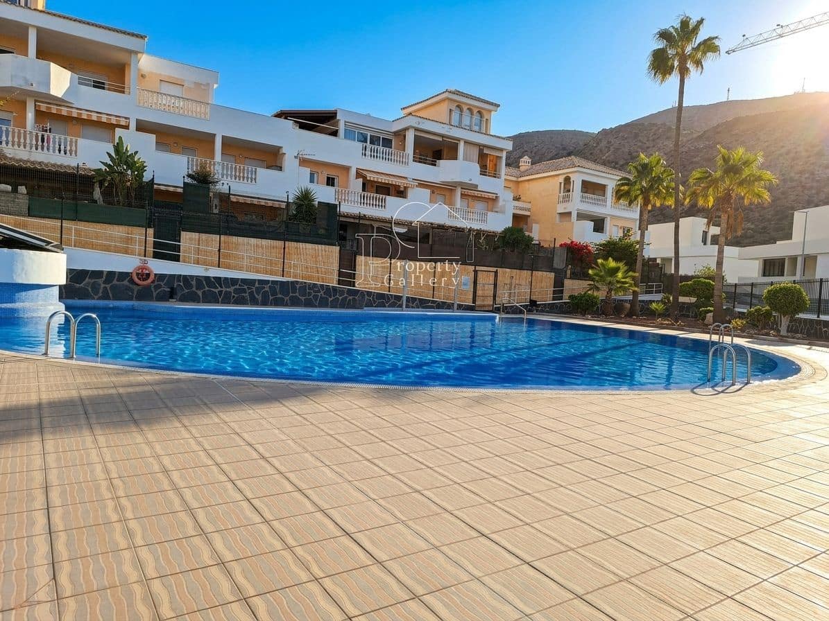 2 quarto Apartamento para venda em Los Cristianos com piscina garagem - 540 000 € (Ref: 10094149)