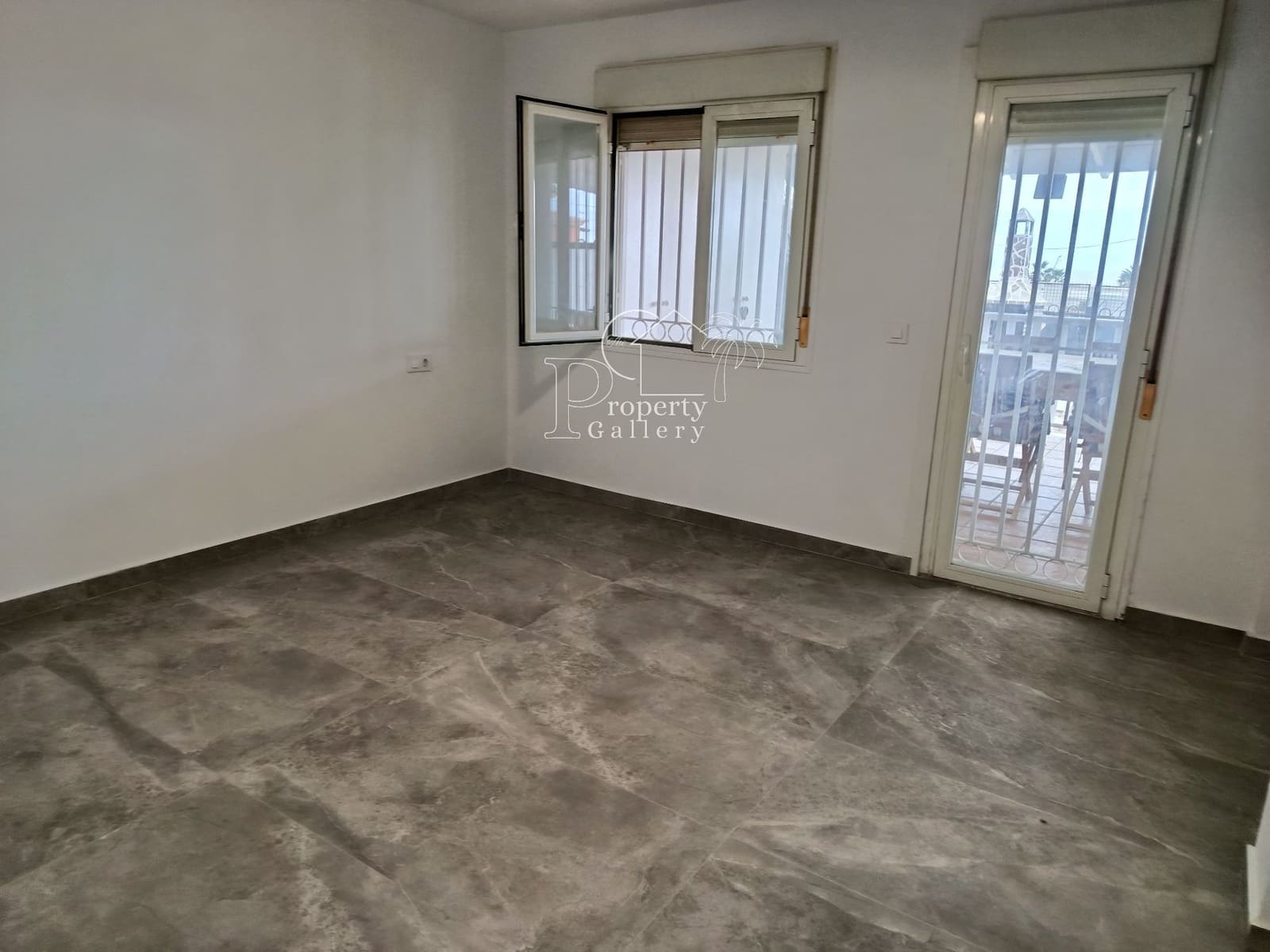 2 quarto Apartamento para venda em Los Cristianos com piscina garagem - 540 000 € (Ref: 10094149)