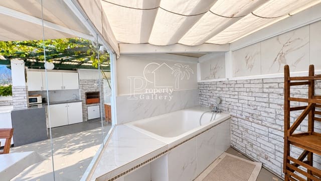 2 makuuhuone Huoneisto myytävänä paikassa Torviscas, Adeje - 690 000 € (Ref: 10160886)