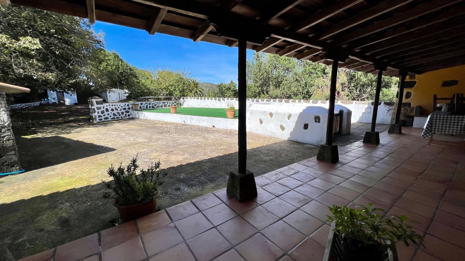 2 soveværelse Finca/Landehus til salg i El Tanque med swimmingpool garage - € 450.000 (Ref: 8061974)