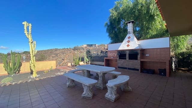 3 soveværelse Finca/Landehus til salg i Adeje med swimmingpool garage - € 1.011.000 (Ref: 8061992)