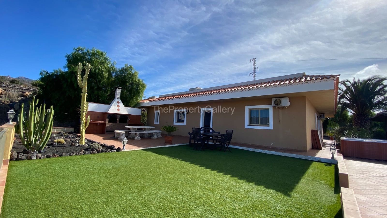 3 soveværelse Finca/Landehus til salg i Adeje med swimmingpool garage - € 1.011.000 (Ref: 8061992)