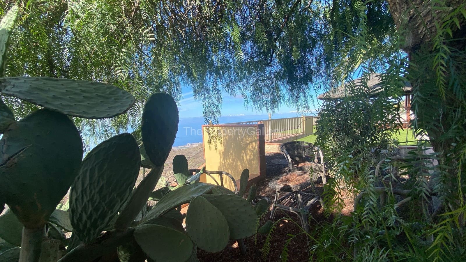 3 soveværelse Finca/Landehus til salg i Adeje med swimmingpool garage - € 1.011.000 (Ref: 8061992)