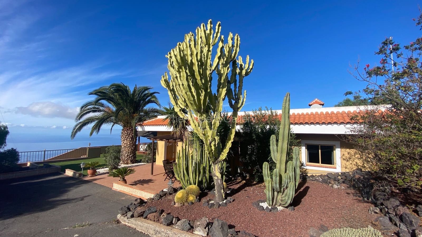 3 soveværelse Finca/Landehus til salg i Adeje med swimmingpool garage - € 1.011.000 (Ref: 8061992)