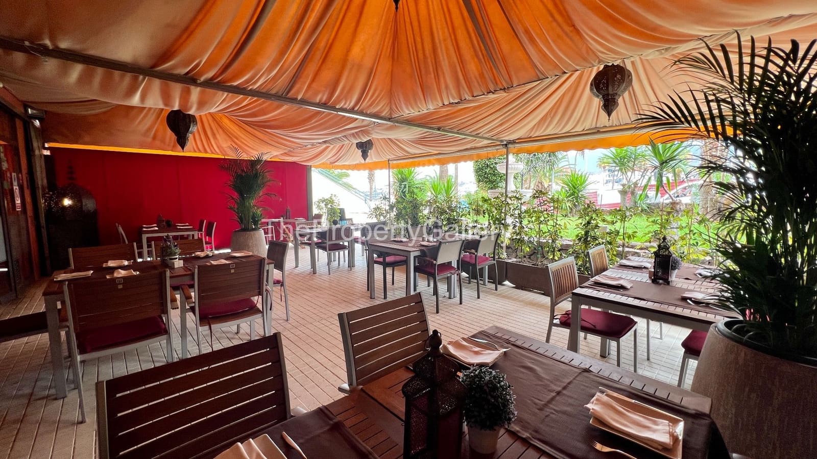 Erhverv til salg i Costa Adeje med garage - € 695.000 (Ref: 8061993)