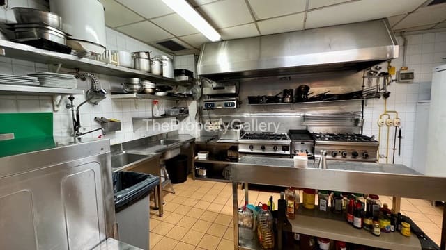 Kommersiell til salgs i San Eugenio Bajo, Adeje med garasje - € 695 000 (Ref: 8061993)