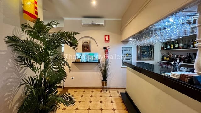 Kommersiell til salgs i San Eugenio Bajo, Adeje med garasje - € 695 000 (Ref: 8061993)