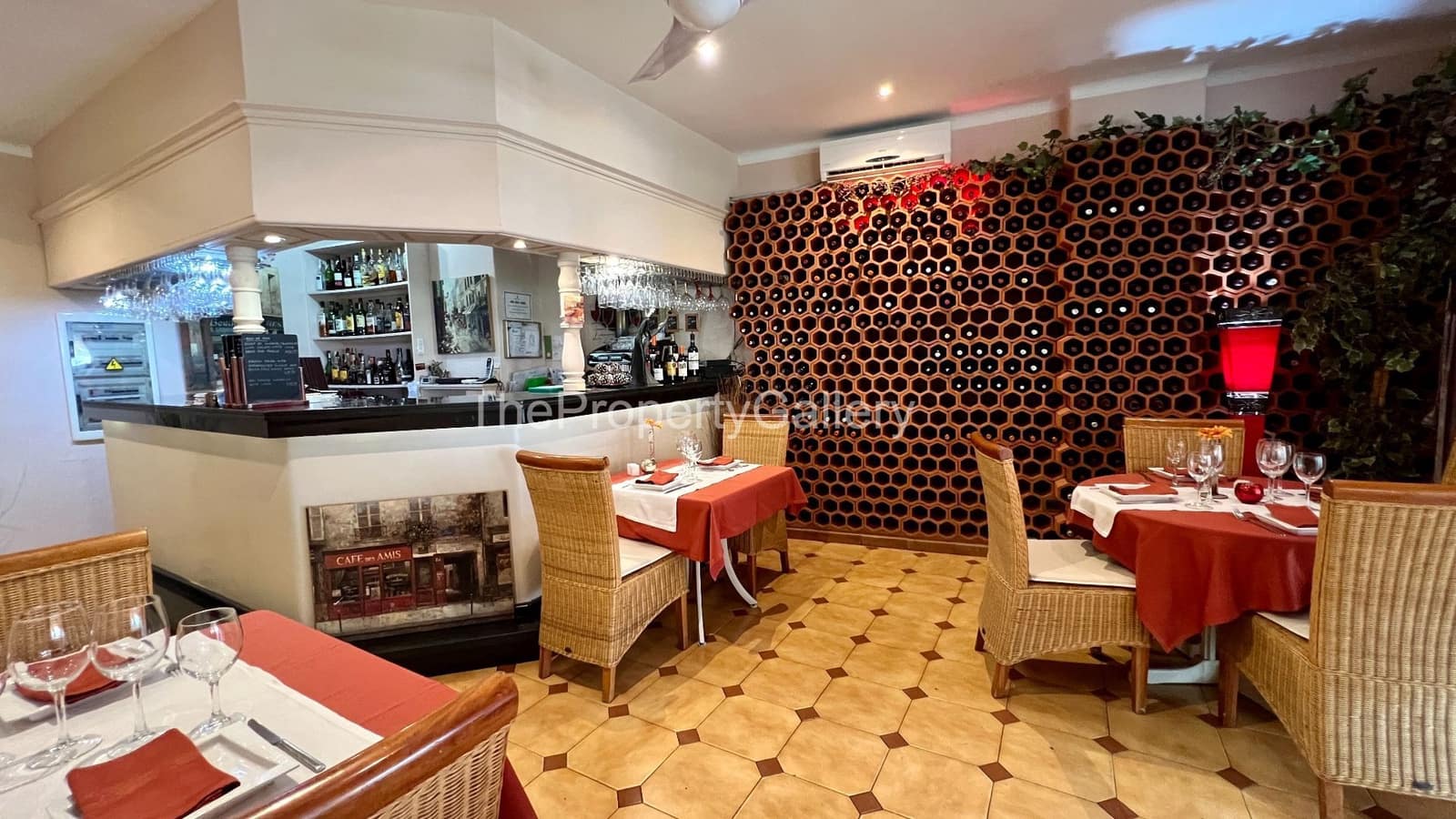 Erhverv til salg i Costa Adeje med garage - € 695.000 (Ref: 8061993)