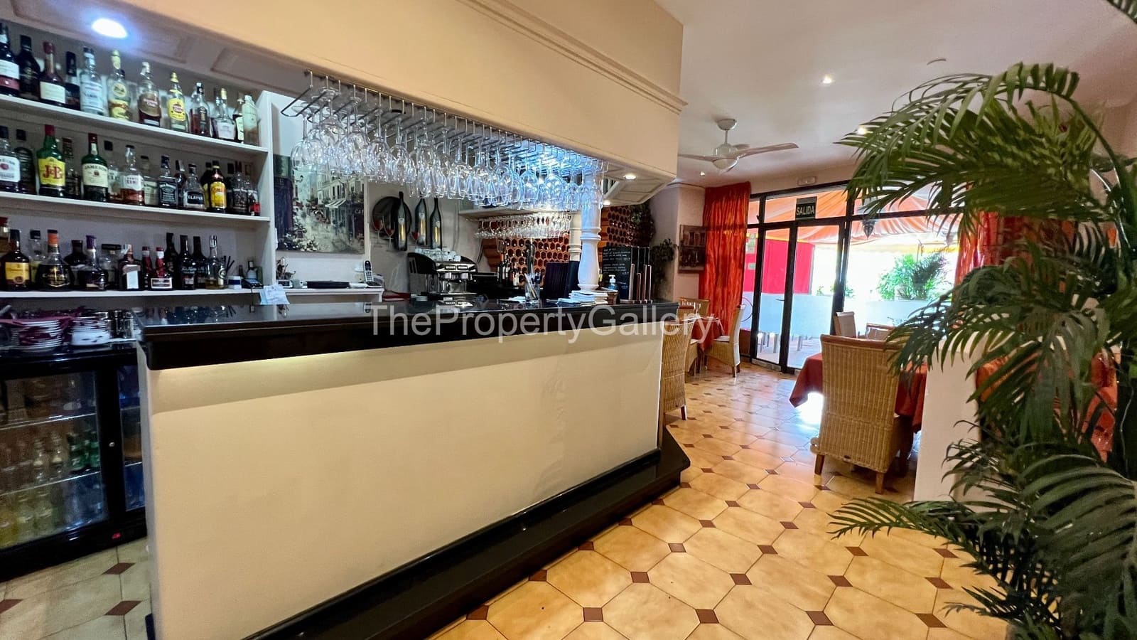 Erhverv til salg i Costa Adeje med garage - € 695.000 (Ref: 8061993)