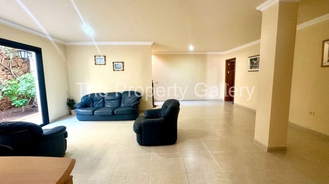 3 soveværelse Villa til salg i Playa del Duque, Adeje med swimmingpool garage - € 2.199.000 (Ref: 8061999)