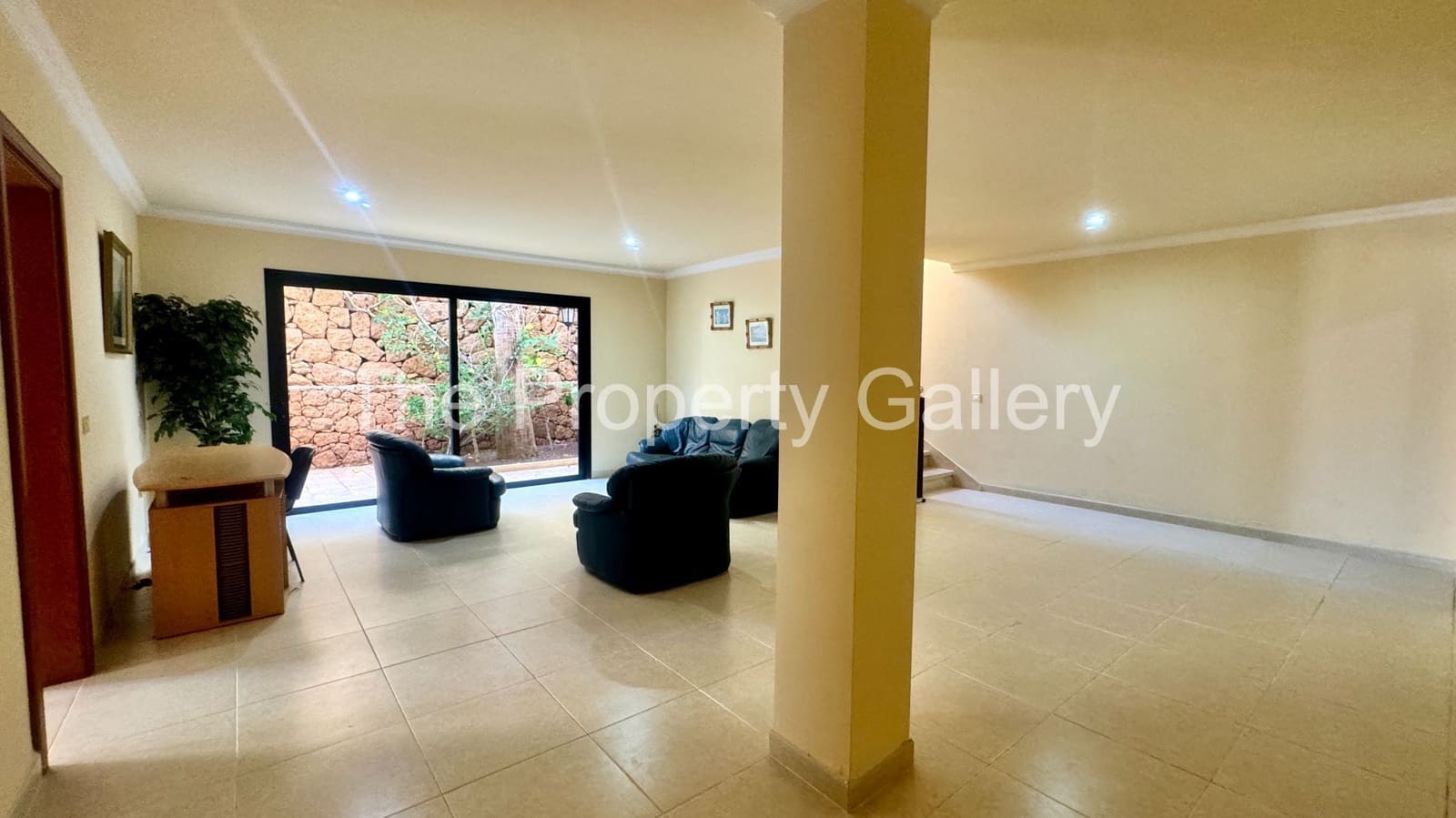 3 soveværelse Villa til salg i Playa del Duque med swimmingpool garage - € 2.199.000 (Ref: 8061999)