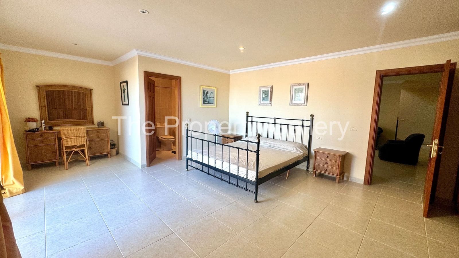 3 soveværelse Villa til salg i Playa del Duque med swimmingpool garage - € 2.199.000 (Ref: 8061999)