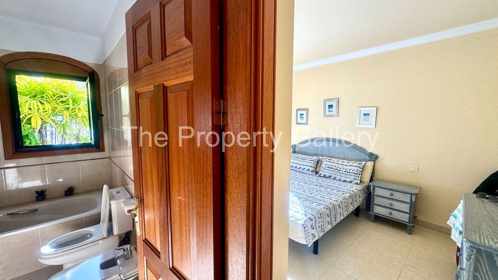 3 soveværelse Villa til salg i Playa del Duque med swimmingpool garage - € 2.199.000 (Ref: 8061999)